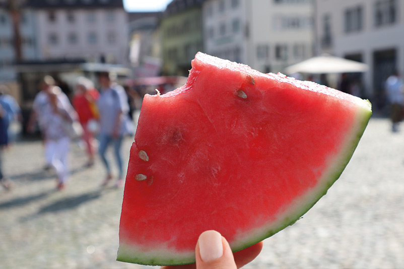 Münstermarkt: Hier gibt es auch leckere Wassermelone; perfekt für den Sommer!
