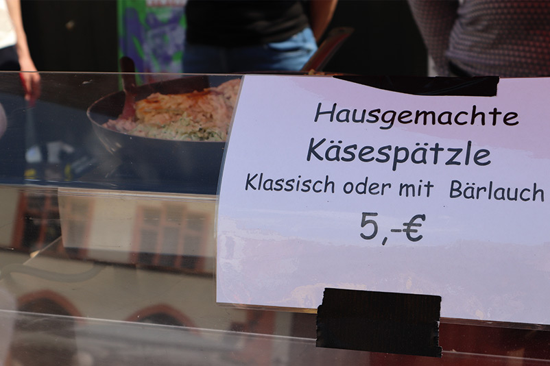 Münstermarkt: Hausgemachte Käsespätzle lassen das Wasser im Mund zusammenlaufen.