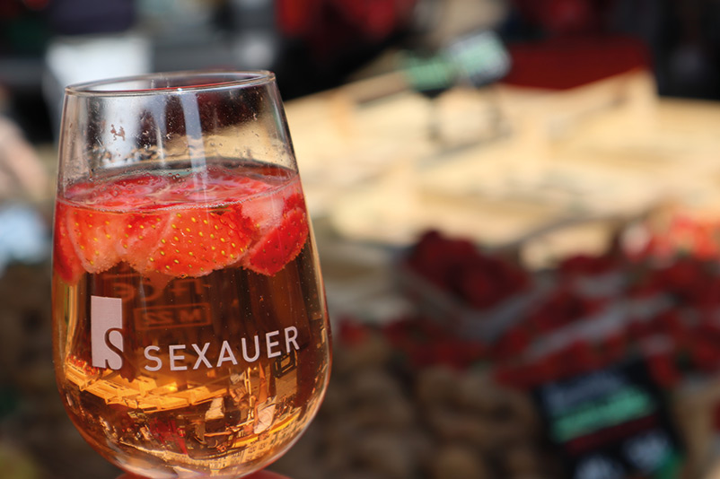 Münstermarkt: Mit einem Wein von Sexauer lässt es sich gut gehen.